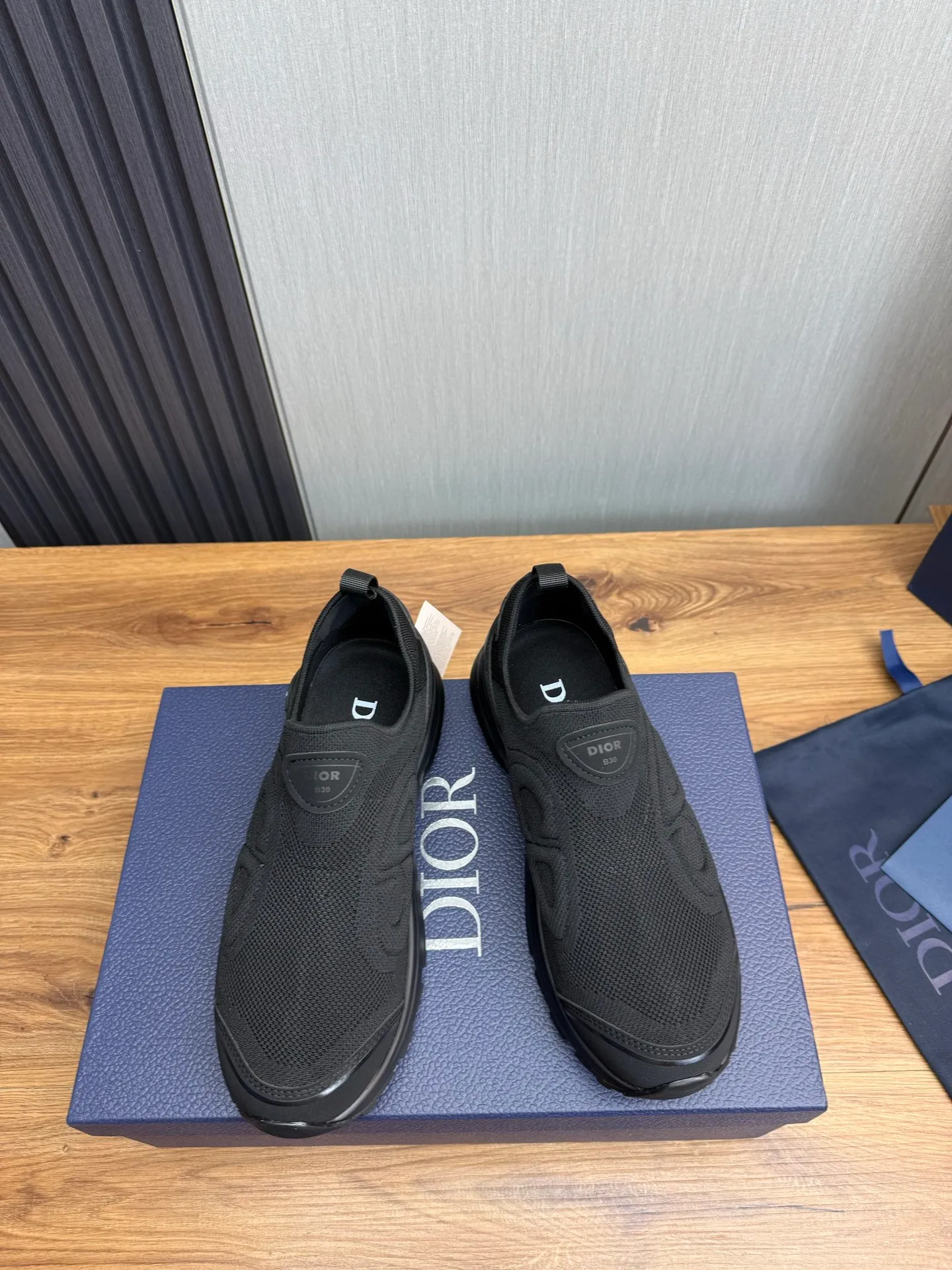 Men's shoes 💰580💰 Dior Dior B30 latest hot model shipped, original 1:1 manufacturing ▪️ Fabric: Original custom fly woven ▪️ Lining: Imported breathable mesh ▪️ Sole: Original molded non-slip outsole ▪️ Size: 38-45 (custom-made 45 non-returnable)